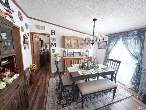 Dining - 1300 Wetherby, Jackson, MI 49201 photo 1 of 2