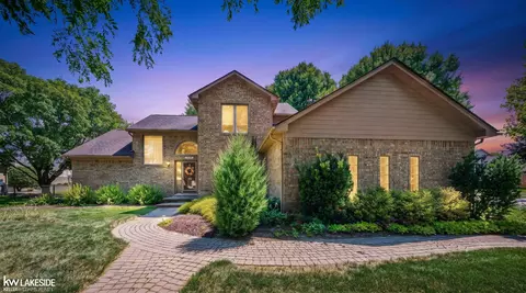 4418 Bayleaf, Sterling Heights, MI 48314