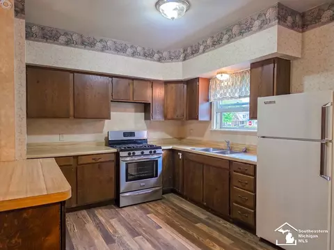 Kitchen - 611 Monroe, Carleton, MI 48117 photo 2 of 3