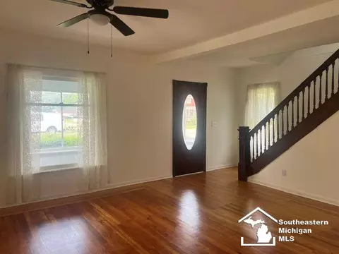 Living - 611 Monroe, Carleton, MI 48117 photo 2 of 4
