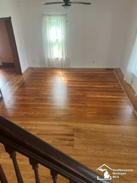 Living - 611 Monroe, Carleton, MI 48117 photo 3 of 4