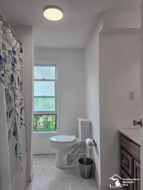 Bath - 611 Monroe, Carleton, MI 48117 photo 1 of 2