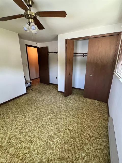 Bedroom - 25244 Eureka, Warren, MI 48091 photo 2 of 4