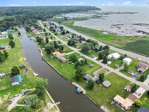 View/Area - 2327 Bay Rdg, Au Gres, MI 48703 photo 3 of 7