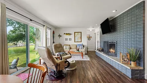 Living - 2327 Bay Rdg, Au Gres, MI 48703 photo 4 of 4