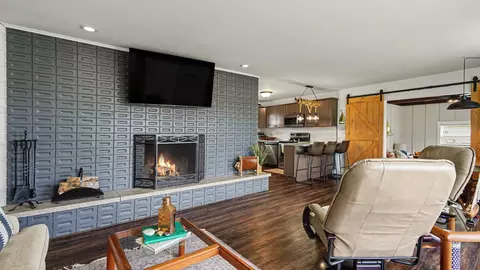 Living - 2327 Bay Rdg, Au Gres, MI 48703 photo 3 of 4