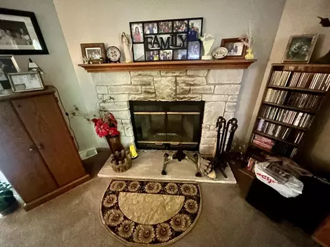Living - 866 Lakeshore, Gladwin, MI 48624 photo 2 of 2