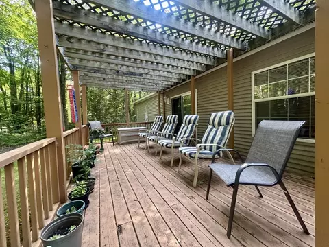 Exterior - 866 Lakeshore, Gladwin, MI 48624 photo 2 of 26