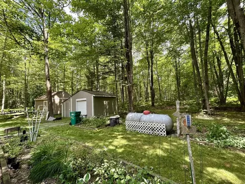 Exterior - 866 Lakeshore, Gladwin, MI 48624 photo 21 of 26