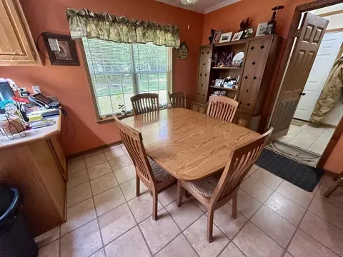 Dining - 866 Lakeshore, Gladwin, MI 48624 photo 1 of 1