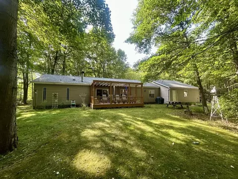 Exterior - 866 Lakeshore, Gladwin, MI 48624 photo 3 of 26