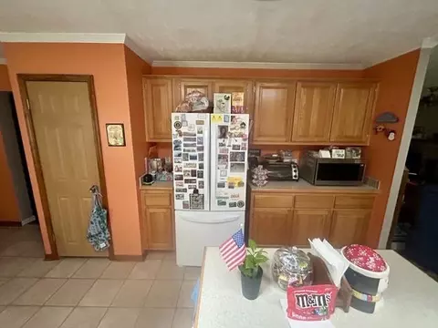 Kitchen - 866 Lakeshore, Gladwin, MI 48624 photo 3 of 5