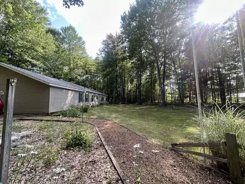 Exterior - 866 Lakeshore, Gladwin, MI 48624 photo 4 of 26