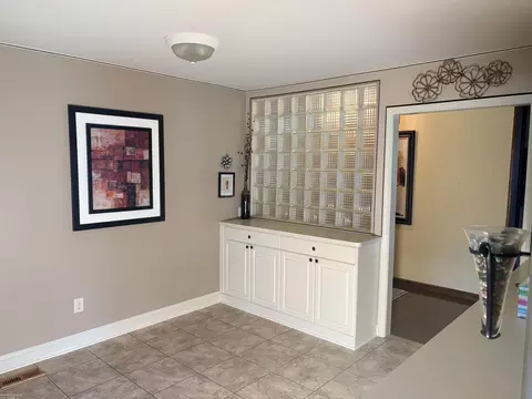 Entry Way - 47168 Blueridge, Macomb, MI 48044 photo 4 of 5