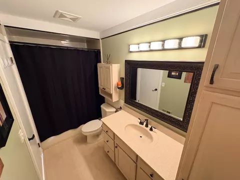 Bath - 47168 Blueridge, Macomb, MI 48044 photo 1 of 2
