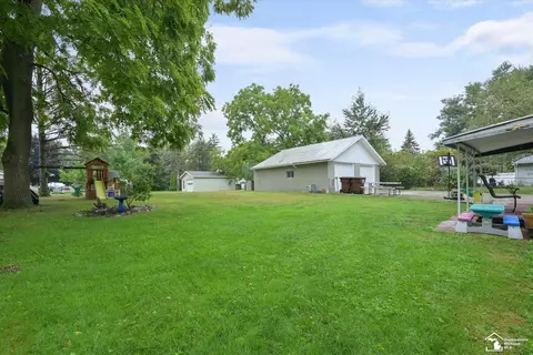 Exterior - 437 Monroe, Carleton, MI 48117 photo 10 of 13