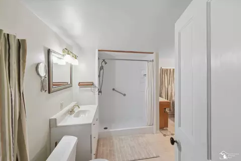 Bath - 437 Monroe, Carleton, MI 48117 photo 2 of 2