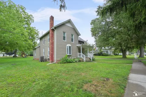 Exterior - 437 Monroe, Carleton, MI 48117 photo 9 of 13