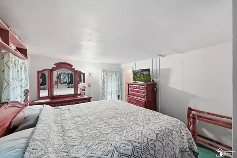 Bedroom - 437 Monroe, Carleton, MI 48117 photo 3 of 4