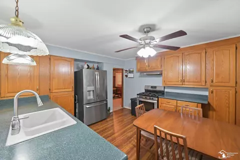 Kitchen - 437 Monroe, Carleton, MI 48117 photo 2 of 2