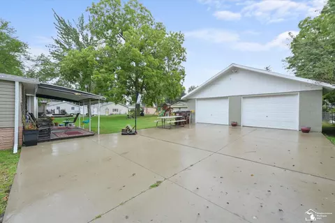 Exterior - 437 Monroe, Carleton, MI 48117 photo 5 of 13