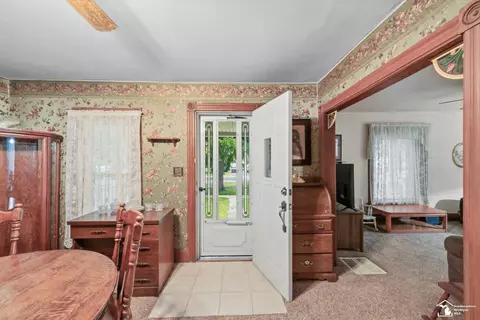Entry Way - 437 Monroe, Carleton, MI 48117 photo 1 of 1