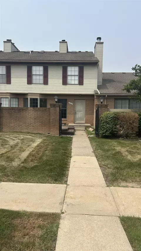 38860 Country, Farmington Hills, MI 48331