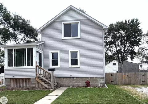 147 Robertson, Marine City, MI 48039