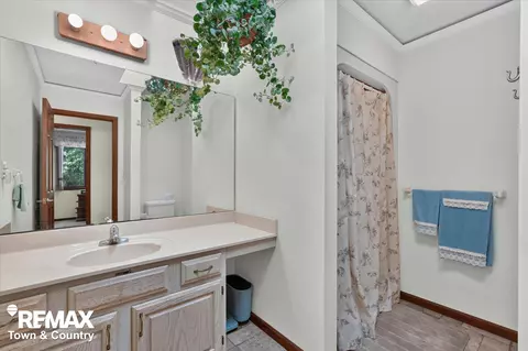 Bath - 1070 N Morrish, Flint, MI 48532 photo 1 of 5