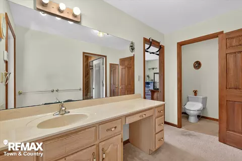 Bath - 1070 N Morrish, Flint, MI 48532 photo 4 of 5