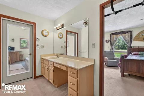 Entry Way - 1070 N Morrish, Flint, MI 48532 photo 2 of 2