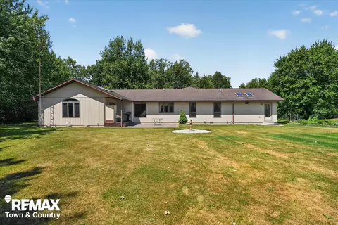 Exterior - 1070 N Morrish, Flint, MI 48532 photo 8 of 17