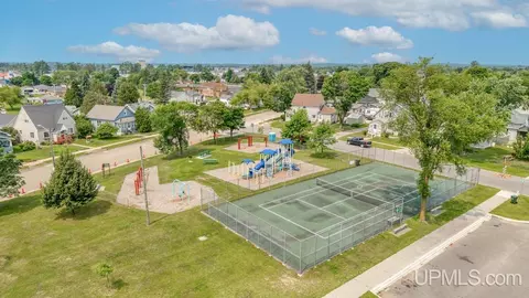 View/Area - 917 Washington, Escanaba, MI 49829 photo 6 of 6