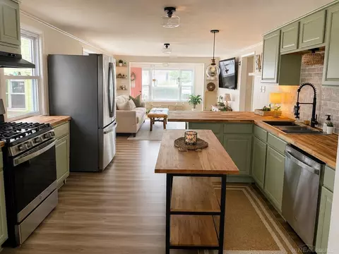 Kitchen - 111 Oak St, Brooklyn, MI 49230 photo 2 of 2