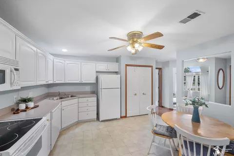 Kitchen - 2412 Sutton, Temperance, MI 48182 photo 2 of 2