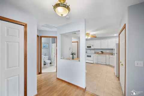 Entry Way - 2412 Sutton, Temperance, MI 48182 photo 2 of 2