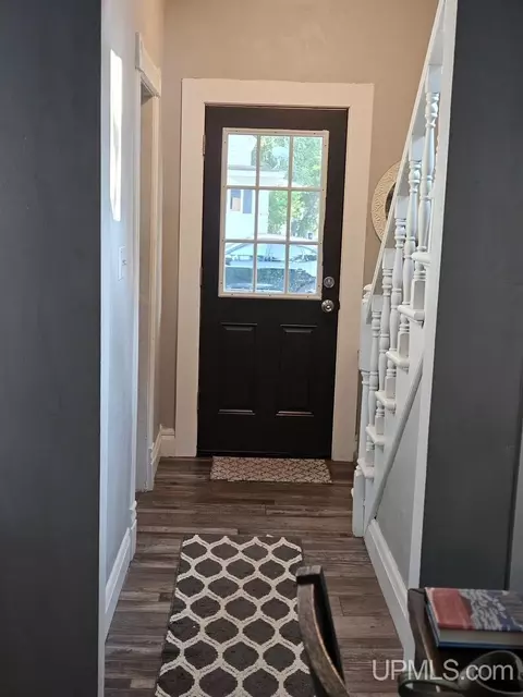 Entry Way - 624 E B, Iron Mountain, MI 49801 photo 1 of 1