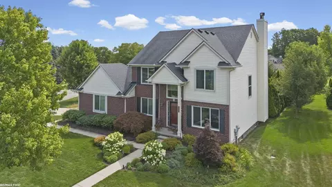 59373 Pacers Path, South Lyon, MI 48178