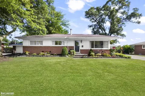 8337 Timberline, Utica, MI 48316