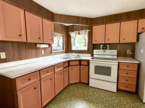 Kitchen - 3259 Beaver, Gladwin, MI 48624 photo 2 of 6