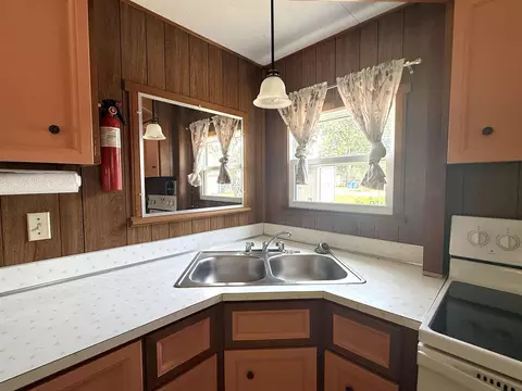 Kitchen - 3259 Beaver, Gladwin, MI 48624 photo 5 of 6