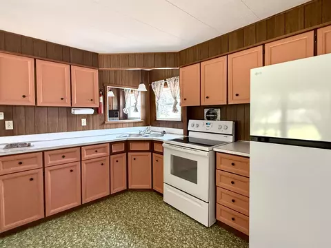 Kitchen - 3259 Beaver, Gladwin, MI 48624 photo 3 of 6