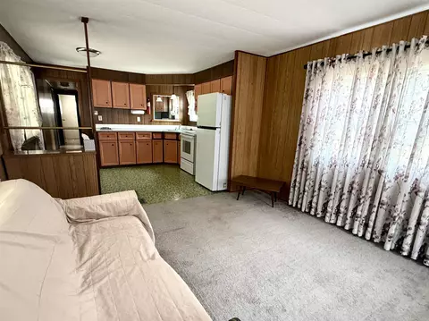 Living - 3259 Beaver, Gladwin, MI 48624 photo 3 of 3