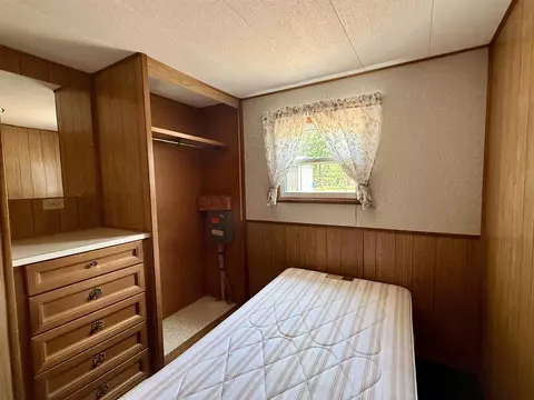 Bedroom - 3259 Beaver, Gladwin, MI 48624 photo 3 of 3
