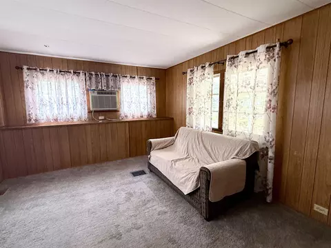 Living - 3259 Beaver, Gladwin, MI 48624 photo 2 of 3