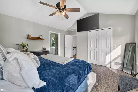 Bedroom - 7504 Wicklow N, Davison, MI 48423 photo 3 of 16