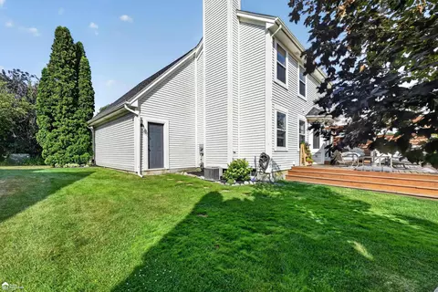 Exterior - 7504 Wicklow N, Davison, MI 48423 photo 4 of 13