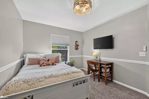 Bedroom - 7504 Wicklow N, Davison, MI 48423 photo 10 of 16