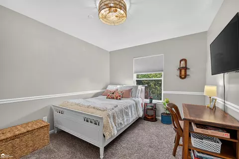 Bedroom - 7504 Wicklow N, Davison, MI 48423 photo 9 of 16