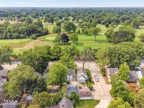 View/Area - 1396 Vernier, Grosse Pointe Woods, MI 48236 photo 3 of 9